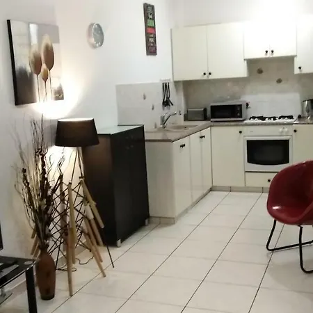 Anthi Court - One Bed With A Pool Near Dasoudi Area Apartamento Limassol